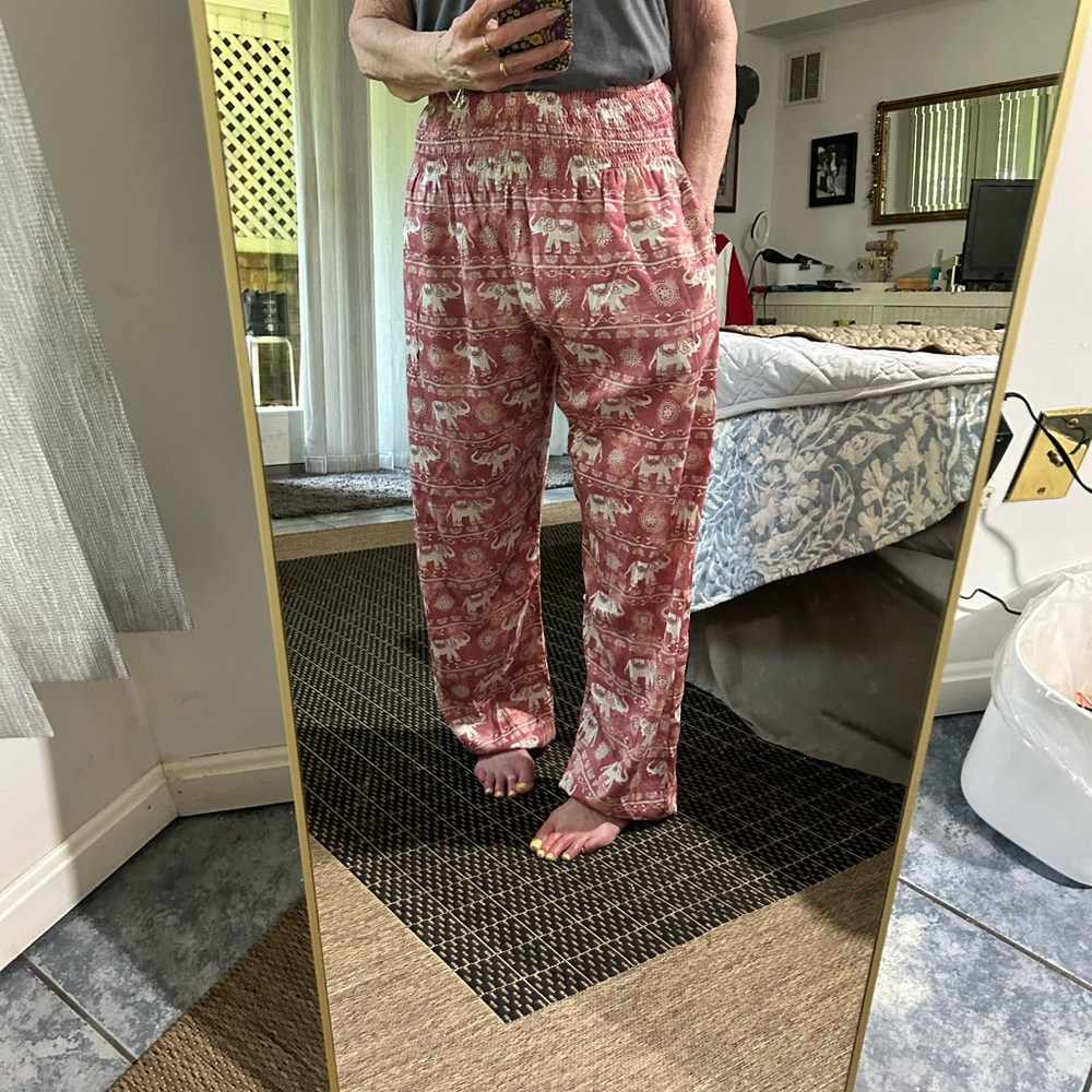 Lotus & Luna red elephant pants - Picture 4 of 5